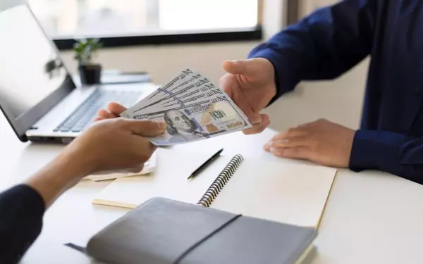 Top Dividend Stocks Nearing 52-Week Lows for Income Investors