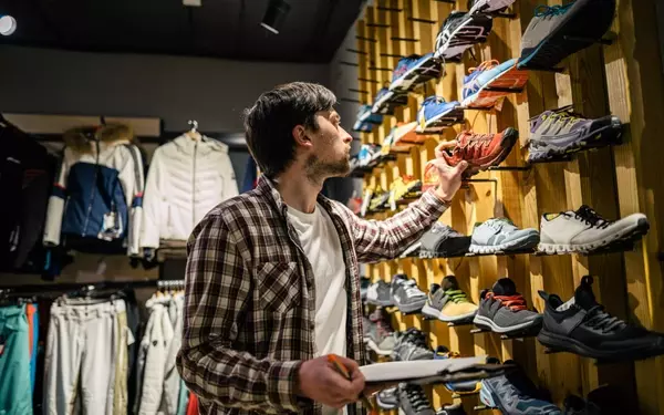 Nike's Crucial Juncture: Can "Win Now" Strategy Revive Its Stock?