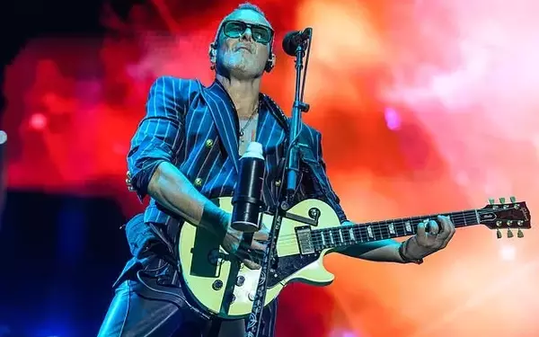 Vivian Campbell of Def Leppard Faces Cancer Recurrence, Remains Resilient