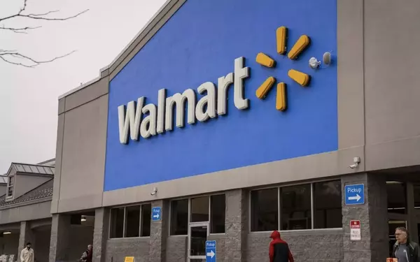 Walmart's Stock Declines Amidst Sales Shortfall and Strategic Adjustments
