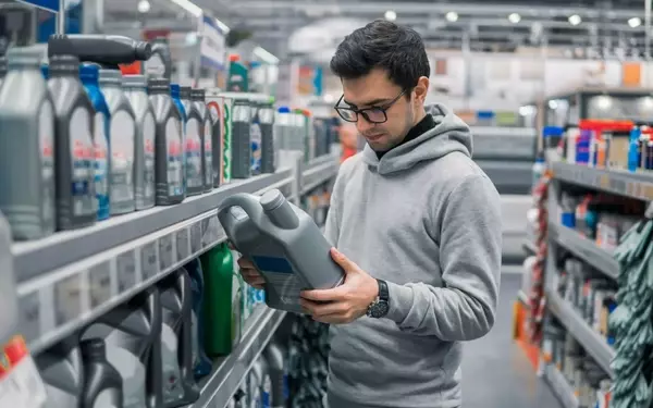 Advance Auto Parts Faces Stock Drop Amidst Consumer Spending Slowdown
