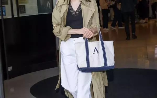 Alexa Chung's Timeless Fall Style: A Guide to Effortless Chic