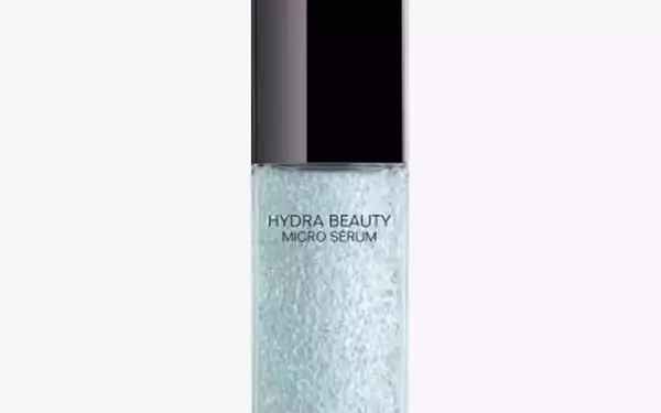 Hydration vs. Moisturization: Understanding the Key to Youthful Skin