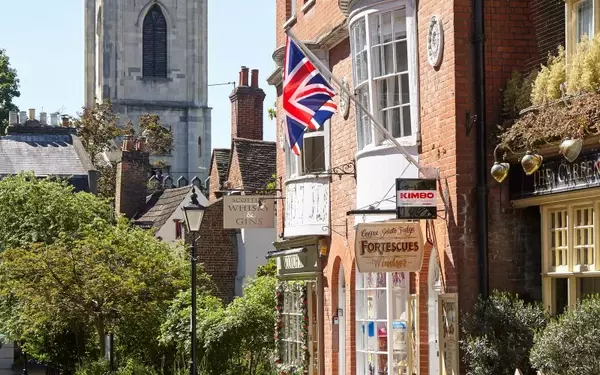 Exploring Potential UK Residences for the Duke and Duchess of Sussex