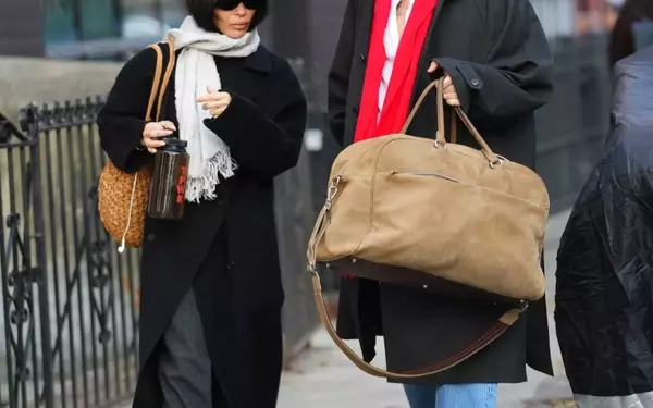 Airport Style Evolution: Harry Styles and Zoë Kravitz Redefine Travel Fashion