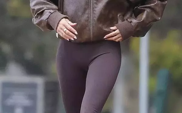 AFL WAG Emma Field's Casual Melbourne Coffee Run