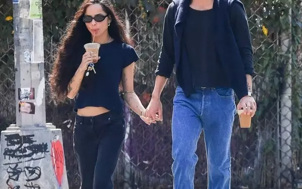 Zoë Kravitz Embraces Low-Rise Kick Flare Jeans in New York