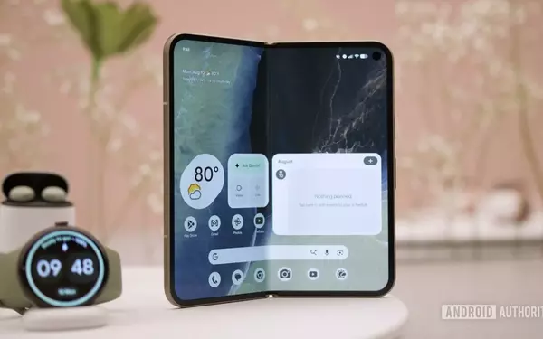 Foldable Phone Users Outspend Standard Smartphone Owners on Apps