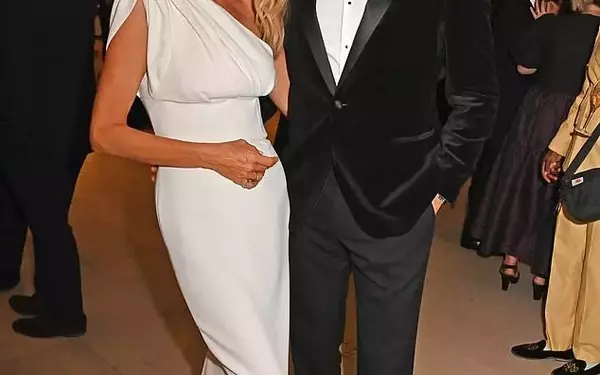 Vernon Kay Acquires New Residence Amidst Separation from Tess Daly