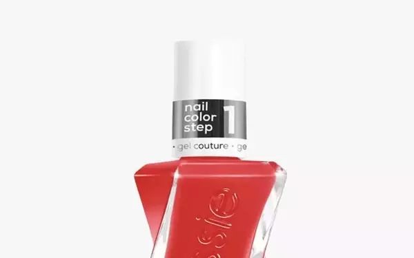 The Rise of Tomato Red Nails: A Summer Trend Embraced by Celebrities
