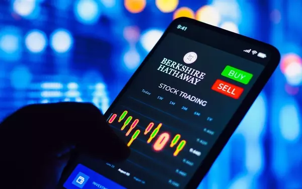 Berkshire Hathaway's Resilience Amidst Chip Stock Decline
