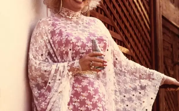 Dolly Parton's Enduring Legacy: A Collection of Her Most Memorable Sayings and Iconic Styles