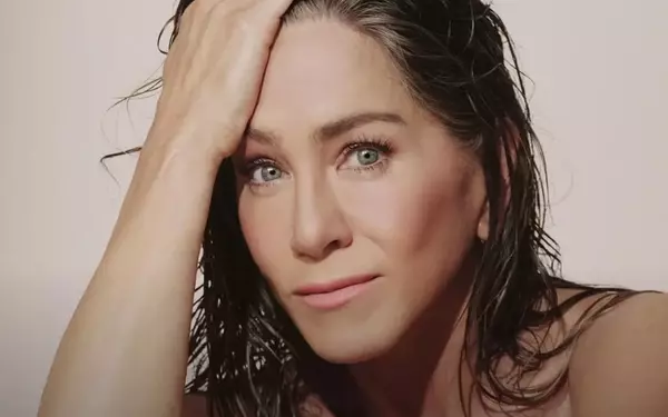 Jennifer Aniston's Hydrating Haircare Line Expands