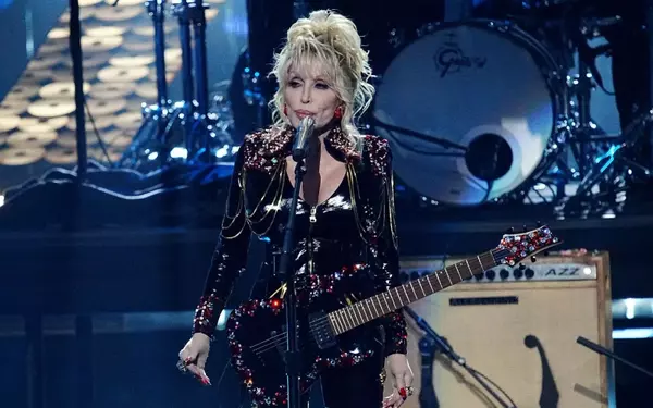 Dolly Parton's Enduring Style Legacy: A Conversation with Her Longtime Stylist, Steve Summers