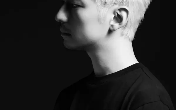 Japanese Fashion's Global Ascent: Challenges and Strategies for Emerging Designers