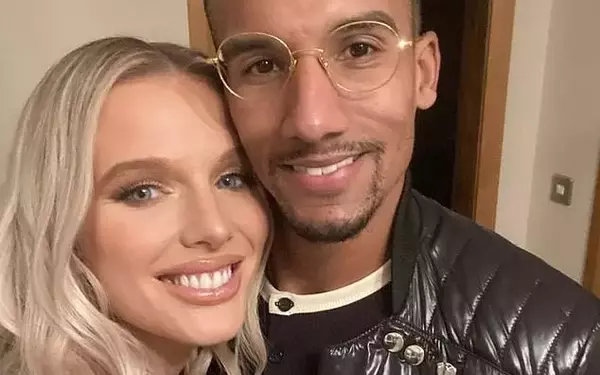 Helen Flanagan Charges £60 for Autographed Photos Amidst Financial Struggles Following Home Sale