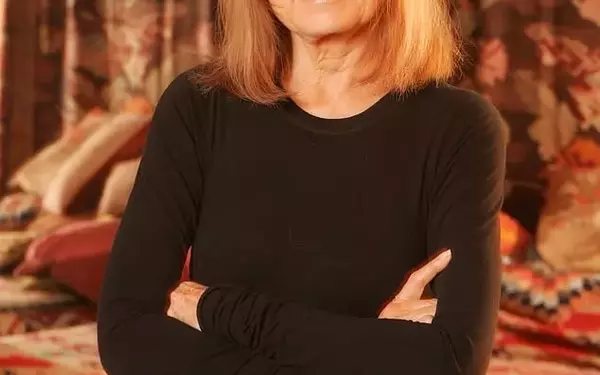 Celebrities Honor Feminist Icon Gloria Steinem After Her Passing at 92