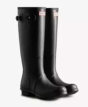 Harper Beckham's Festival Fashion: Embrace Autumn Style with Her Must-Have Boots