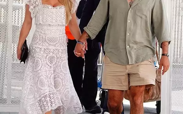 Sydney Sweeney & Scooter Braun's Venice Outing: A Romantic Stroll