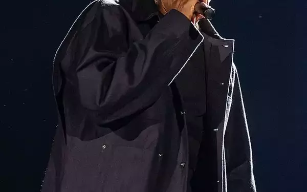 Jay-Z Honors Beyoncé's Birthday with Serenade at London Concert