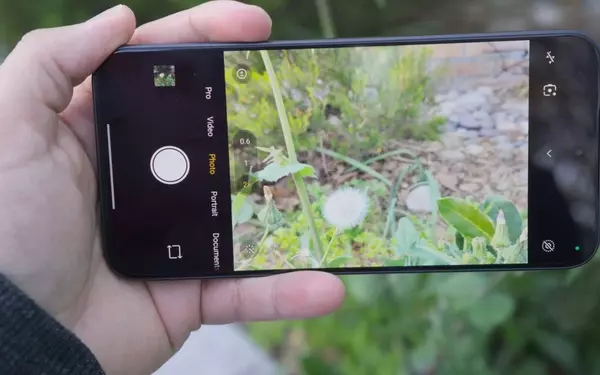 Google Pixel 11 Camera's Flaws Highlighted by a $500 Android Device