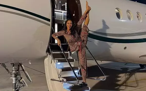 Nicole Scherzinger's Aerial Acrobatics on Private Jet Ahead of Pussycat Dolls Tour