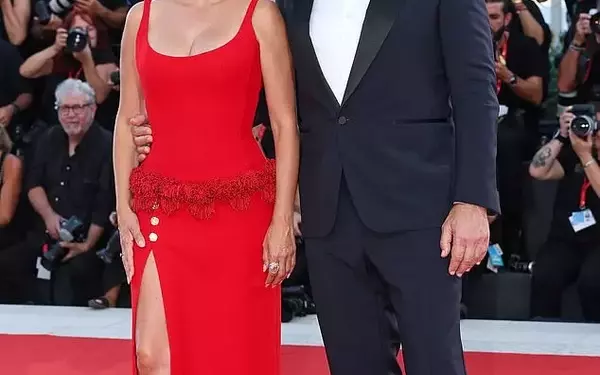 Penelope Cruz and Javier Bardem Grace Venice Red Carpet for 'Bunker' Premiere