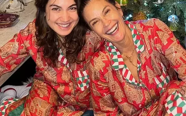 Teri Hatcher Reflects on Seven Years of Single Life Amidst Married Friends
