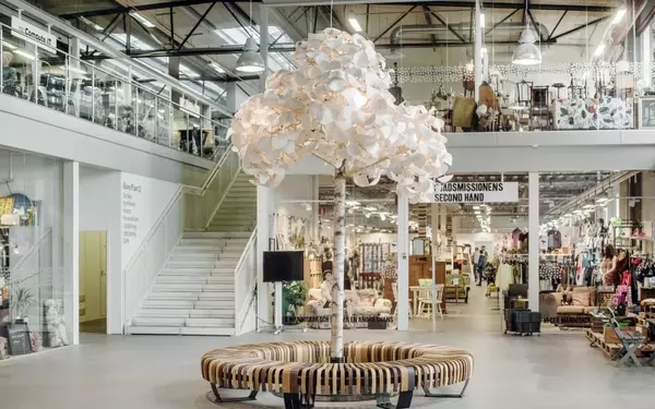 Secondhand Sector Faces Crisis Amidst Fast Fashion Boom