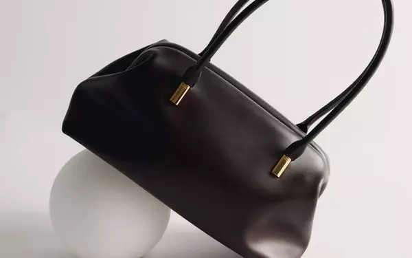 The Verafied Club Bag: A Timeless Accessory for Every Occasion