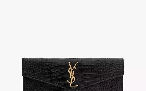 The Allure of the Petite Pouch: Embracing Minimalism with Small Handbags