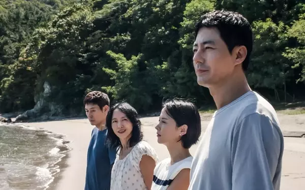 Netflix Expands Lee Chang-dong's Film Collection and Promotes 'Possible Love' for Awards Season