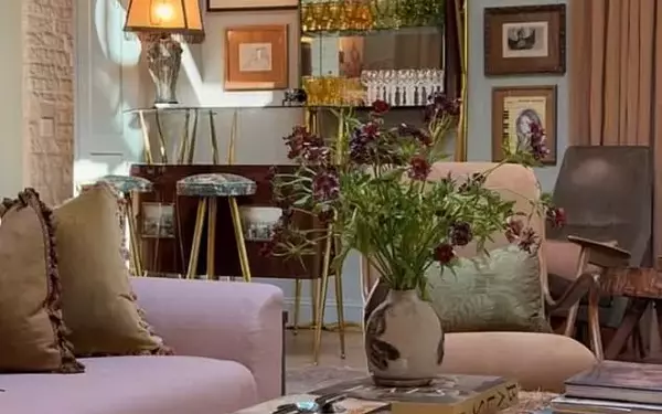 Jennifer Lopez's 'Barbie Dreamhouse' in Hidden Hills Revealed