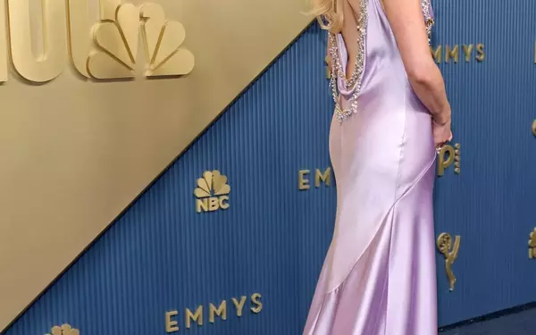 Sarah Pidgeon Channels Carolyn Bessette-Kennedy's Style at the Emmys