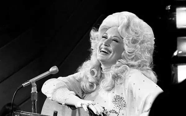 Dolly Parton Honored at Emmys with Touching Tribute and Performance
