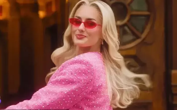Amber Davies Returns to West End's 'Legally Blonde' Amidst Feud Rumors