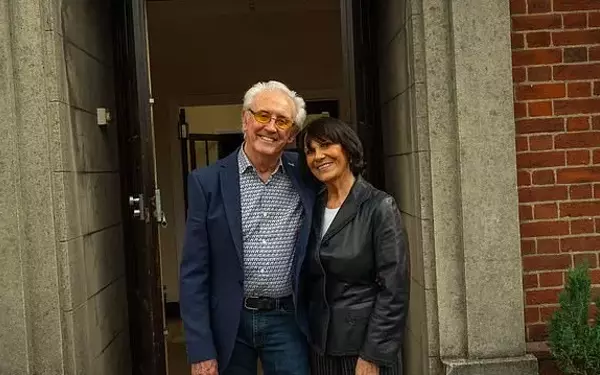 Tony Christie's Enduring Spirit: Music, Love, and Dementia