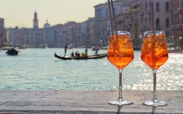 The Art of Italian Aperitivo: A Guide to Classic Cocktails
