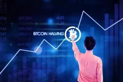 Bitcoin ETF Holders Display Resilience Amidst Market Volatility, S&P 500 Outperforms