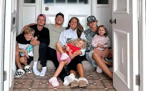 Stacey Solomon Acquires New Essex Mansion Independently, Fueling Speculation About Her Relationship with Joe Swash