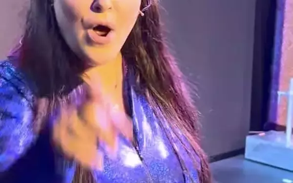 Pop Icon Tiffany Debuts in "Spandex: The Musical"