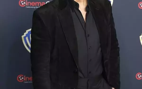 Tom Cruise and Taylor Swift's Unexpected Football Fandom Discussion