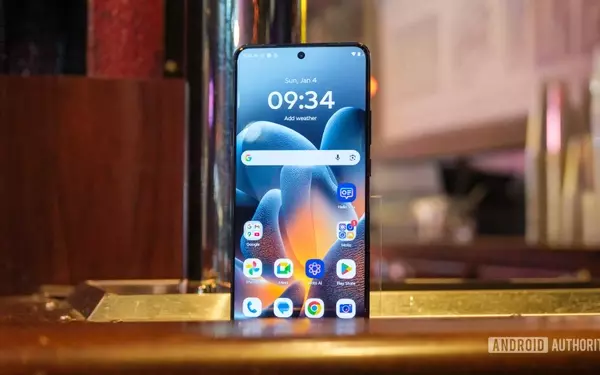 Motorola Signature 27 Teased with Prominent Camera Module