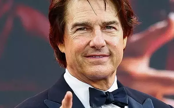 Tom Cruise Unveils Striking New Look at 'Digger' Premiere in London