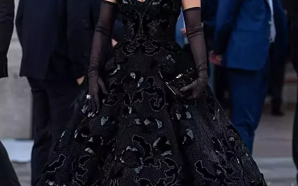 Jennifer Lopez Dazzles in Old Hollywood Glamour at Vogue World Milan