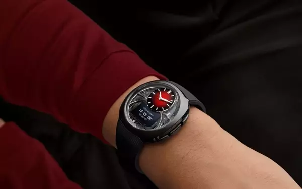 H. Moser & Cie.'s Off-Grid: A Smartwatch Alternative for the Modern Traveler