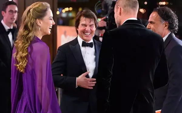 Royal Attendance Graces 'Digger' Premiere, Cruise Praises Arts Supporters