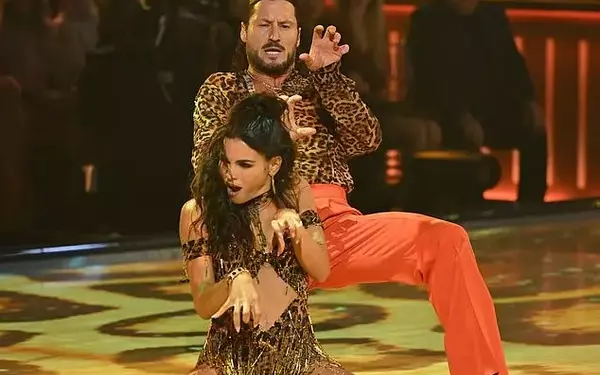 Jenna Dewan Achieves Top Spot in 'Dancing With the Stars' Week Two Amidst Surprise Elimination