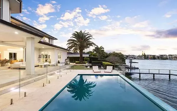 Tammy Hembrow's Gold Coast Mansion Remains Unsold After Auction