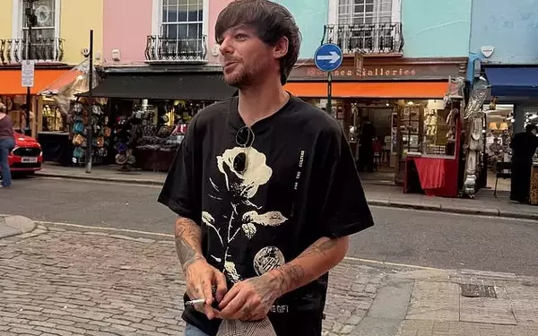 Zara McDermott Praises Louis Tomlinson's 'Perfection,' Shares Intimate Home Life Moments